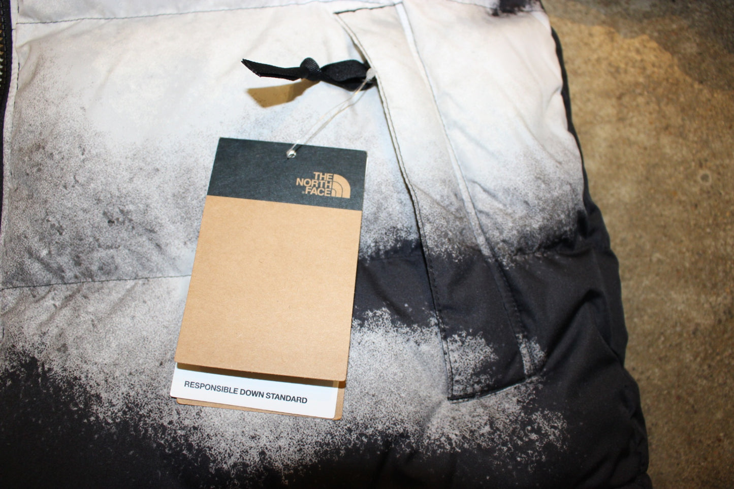 North Face Jacket S Black and white, Puffer, New with tags, Se