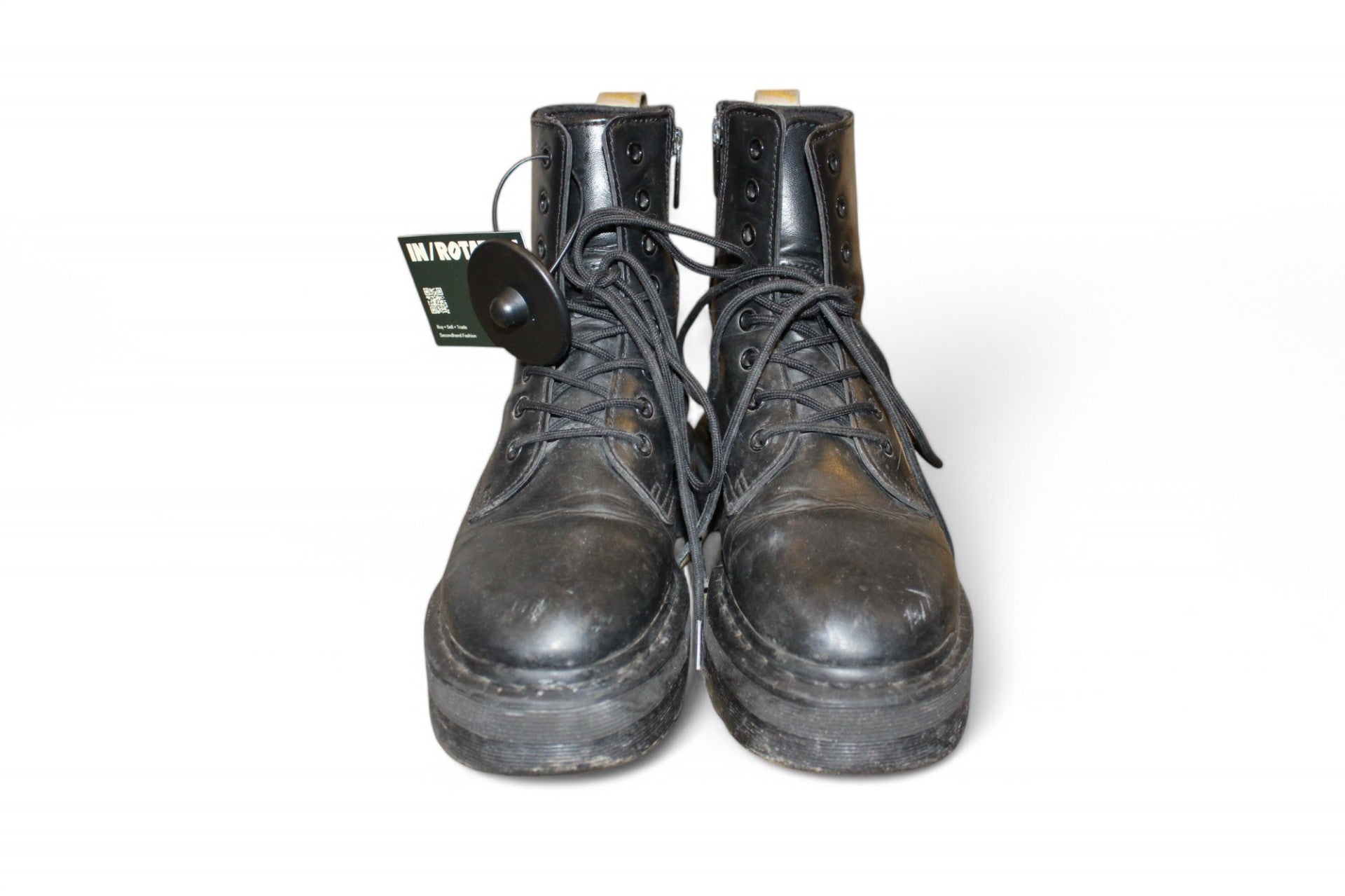Doc Martens Boots 41 Black Leather, Reduced (marks and dirt), T