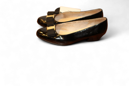 W - Salvatorre Ferragamo Shoes 36.5 Black Leather, Vara, Reduced (light scuffs), T